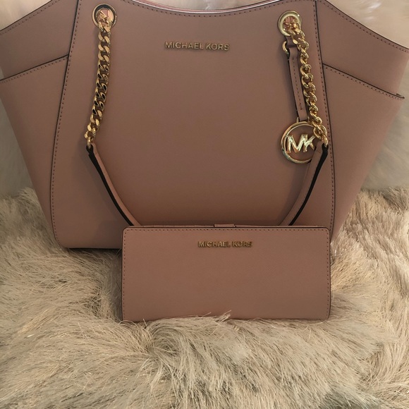 Michael Kors purse and wallet - Picture 2 of 7